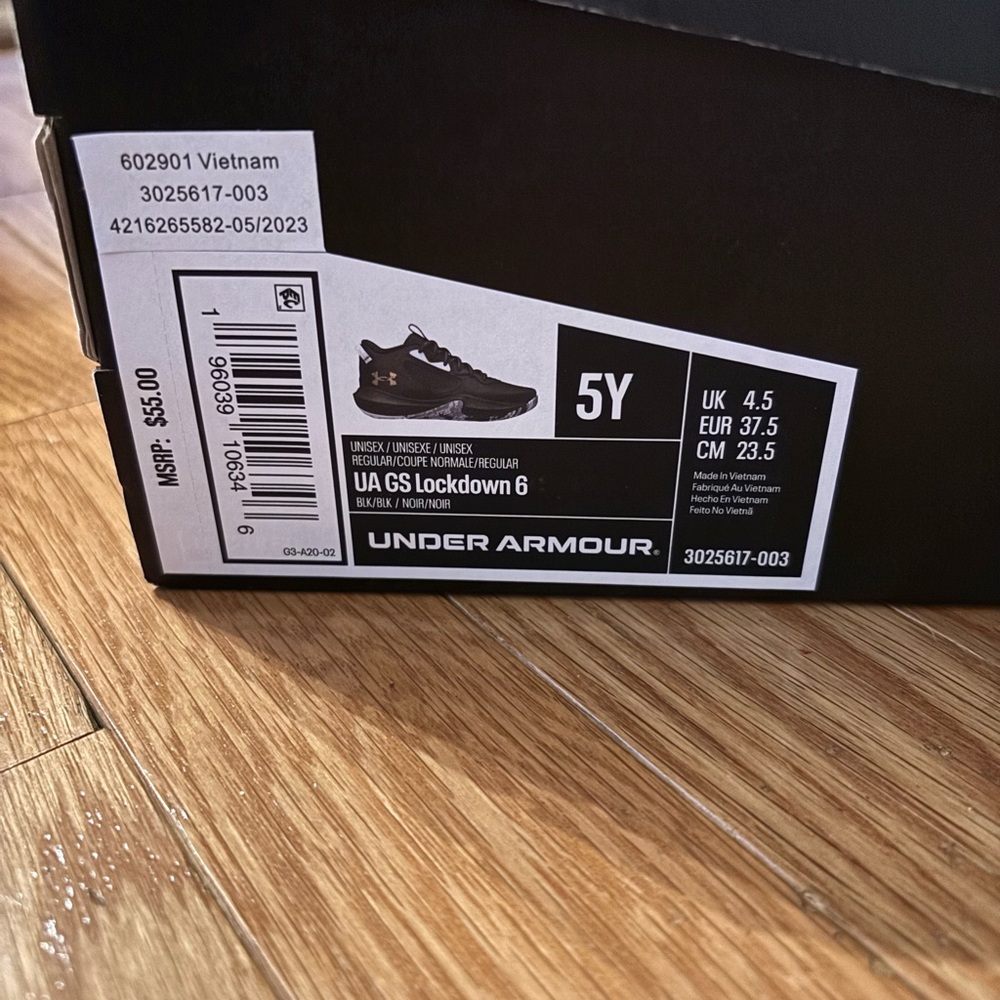 Under Armour Men's Black Lockdown 6 Shoes
